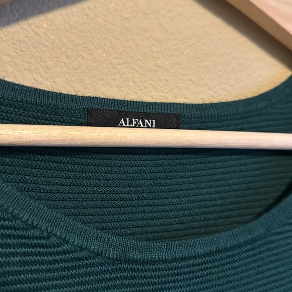 Colorblock Sweater ✨NWOT✨ - Picture 3 of 8